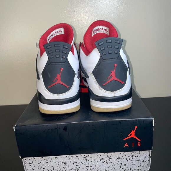 Jordan 4 Fire Red - Picture 4 of 5